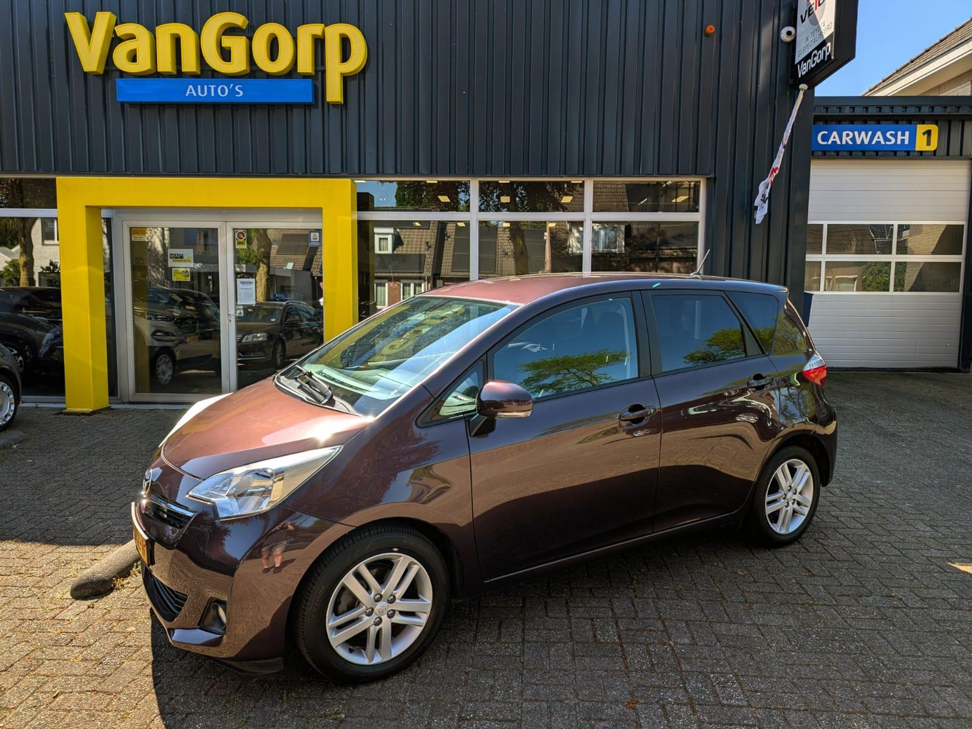 Toyota Verso-S 1.3 VVT-i Dynamic All-in prijs! 44683613-0.jpg | Van Gorp Auto’s