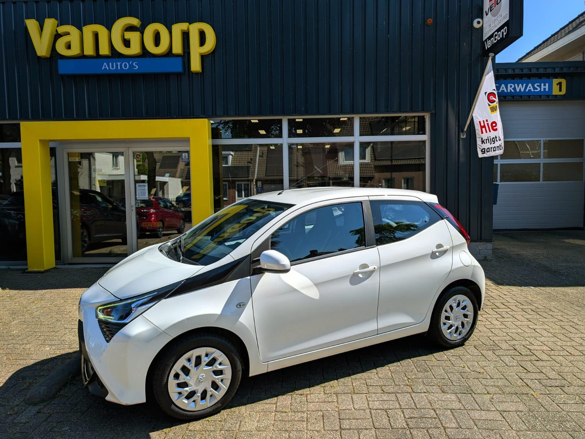 Toyota Aygo 1.0 VVT-i x-play 44968797-0.jpg | Van Gorp Auto’s